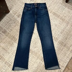 MOTHER Insider Crop Step Frayed Jeans